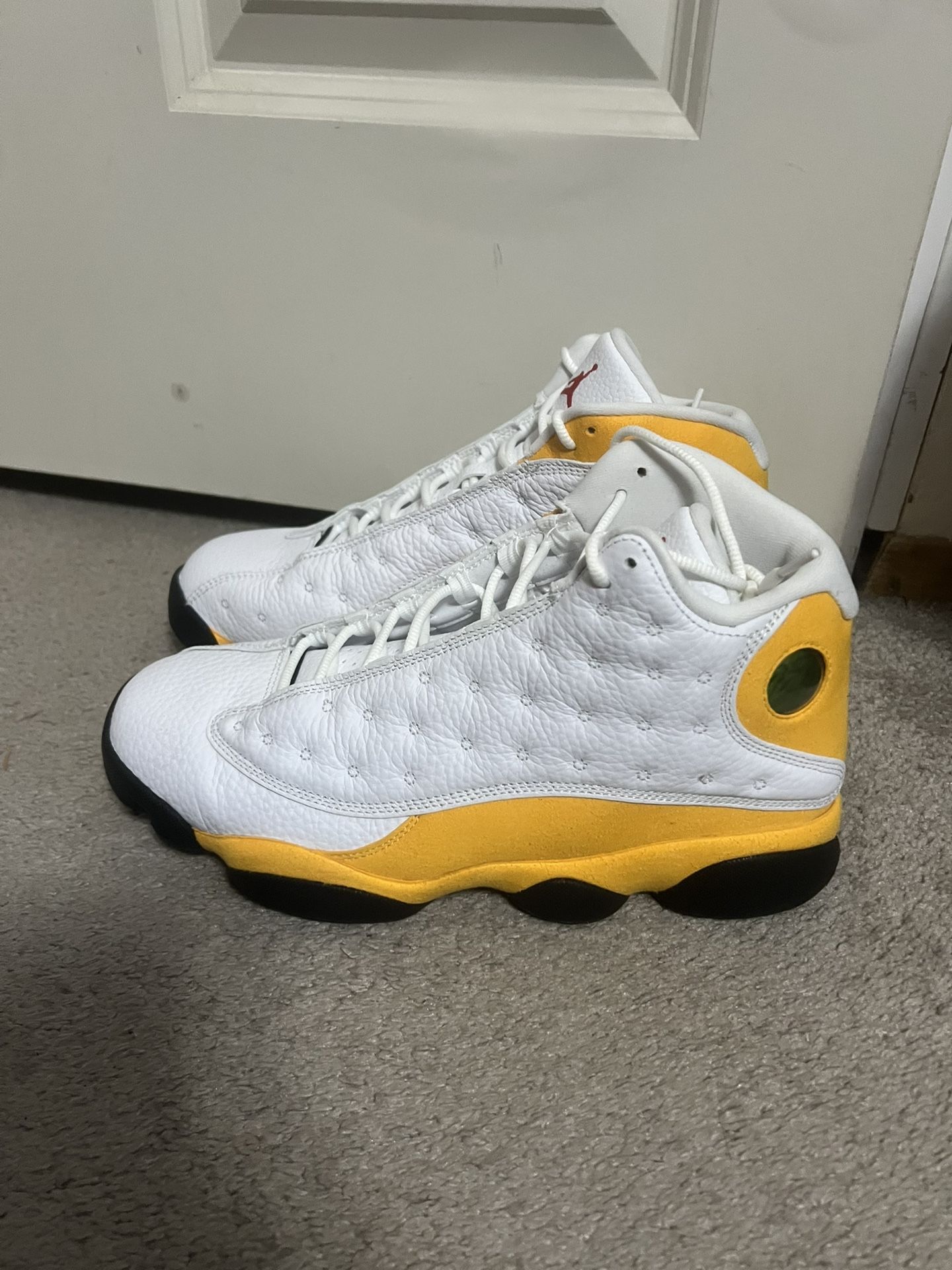 WORN ONCE JORDAN 13 SIZE 9.5