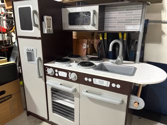 Kids kitchen set