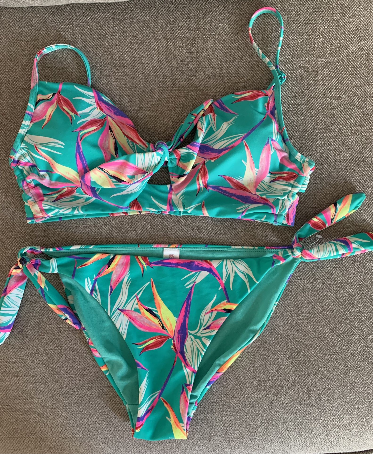 NEW Bikini (S Bottom/L Top)