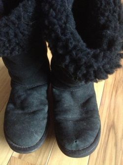 Black ugg boots