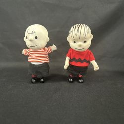 Vintage 1966 Charlie Brown and Linus Peanuts Poseable Pocket Dolls