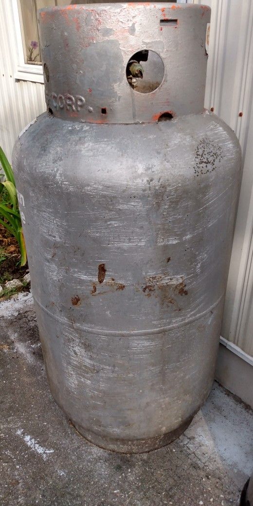 57 GALLON PROPANE TANK