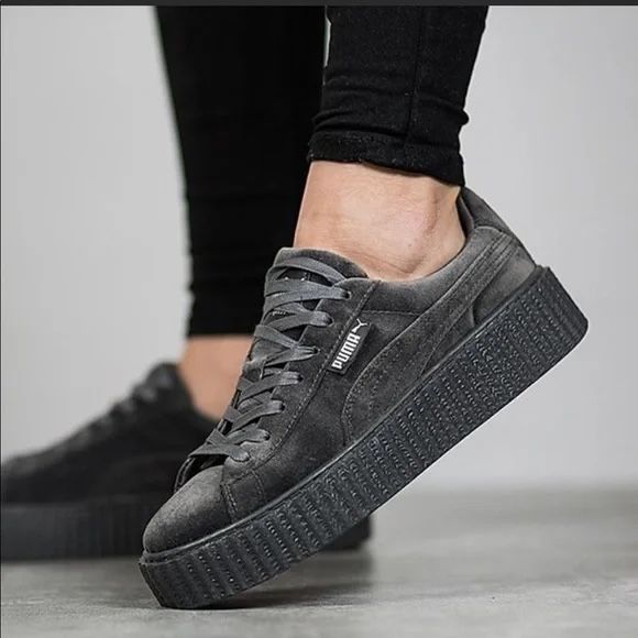 PUMA GRAY SIZE US6