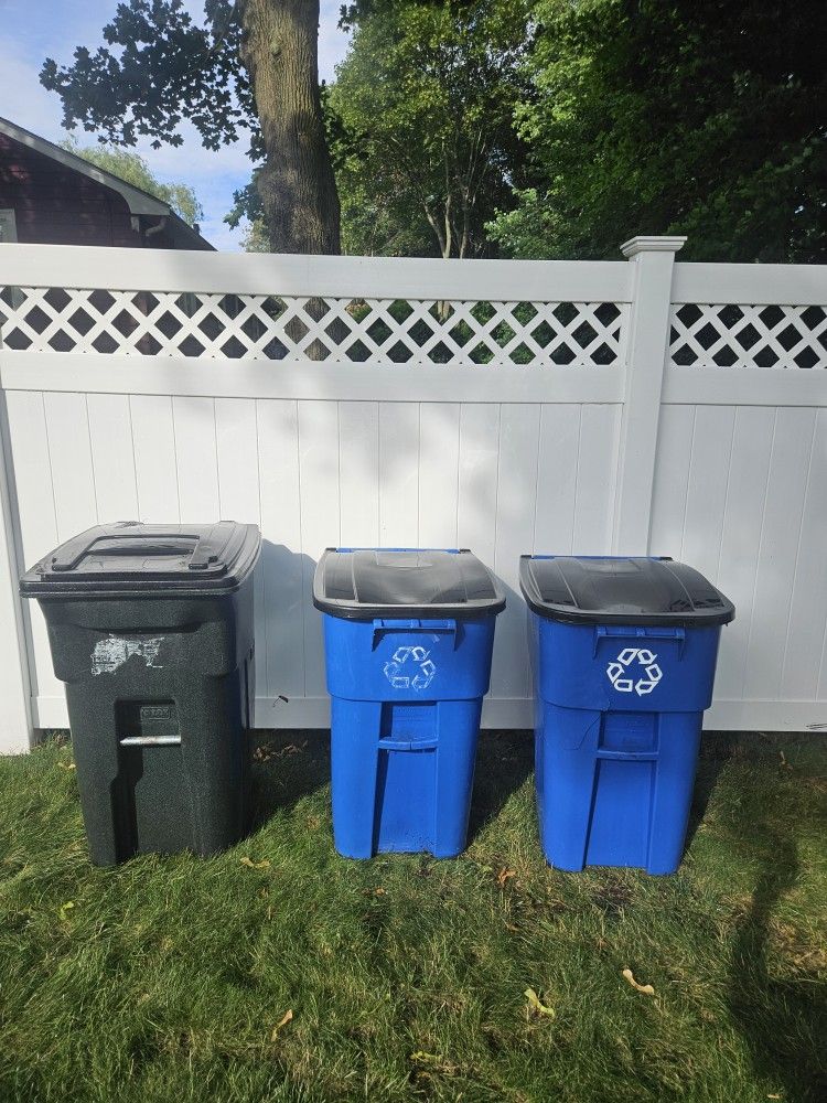 Trash And Recycle Bins