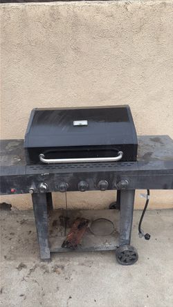 4-Burner Gas Grill on Wheels