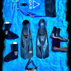 Atomic Fins Flippers, Tusa Mask And Snorkel, EVO mashed Bag, Scuba Socks And Zipper Shoes 