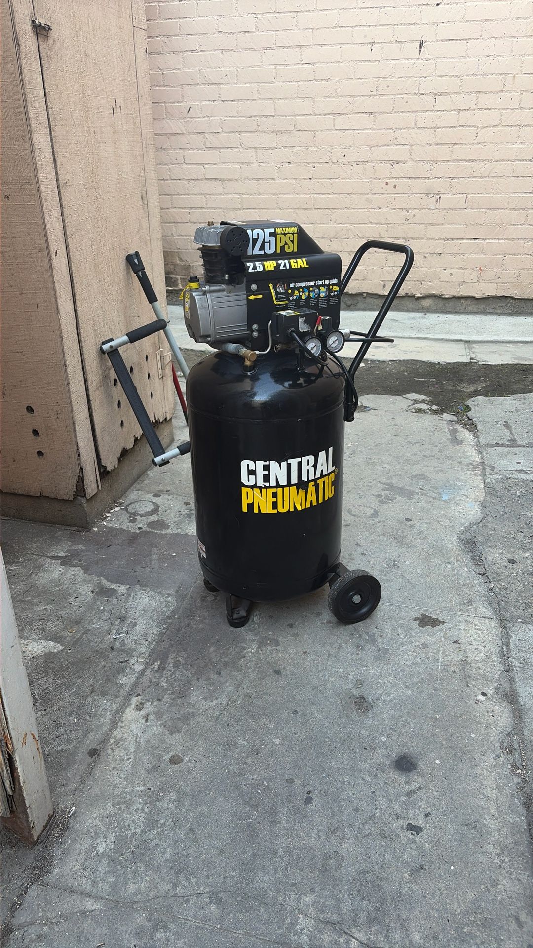 Central Pneumatic Air Compressor 