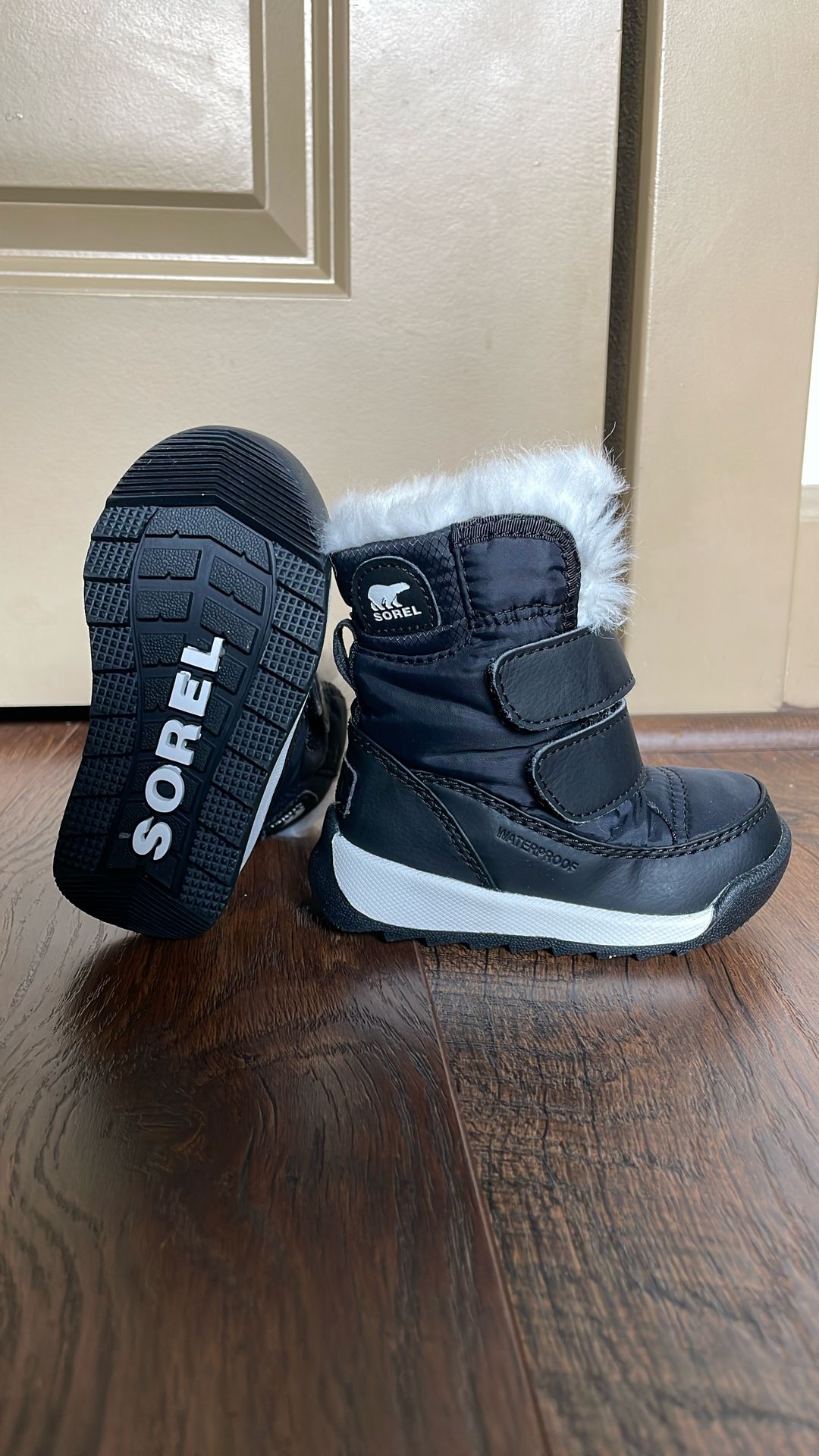 New - Sorel Unisex Whitney II Boot Size 5T