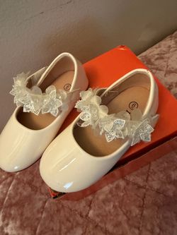 Toddler girl dressing shoes size 6
