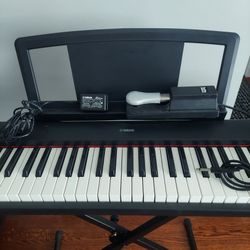 Yamaha piaggero np31 digital piano  with  stand 