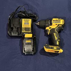 Dewalt Compact Drill Brushless Whit Charger and Batterie New