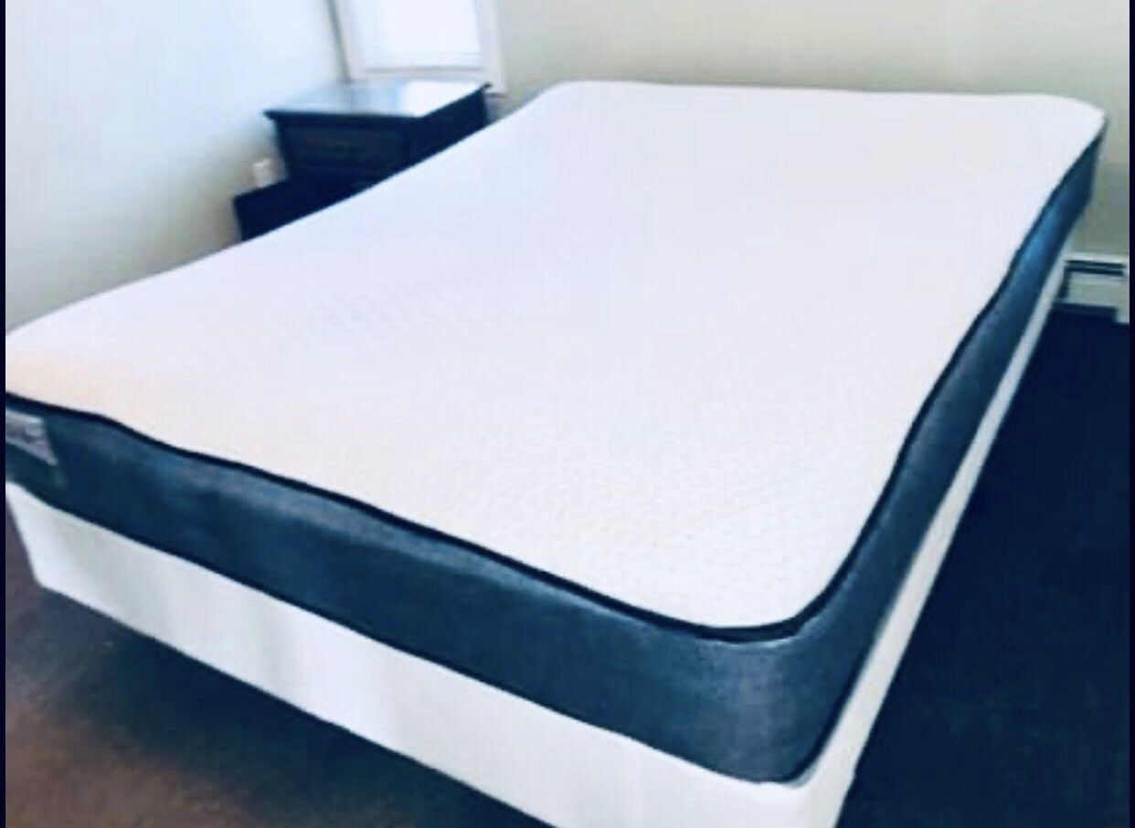 Queen size mattress Double side 9”thick brand new new( regular box spring include) Delivery Available 