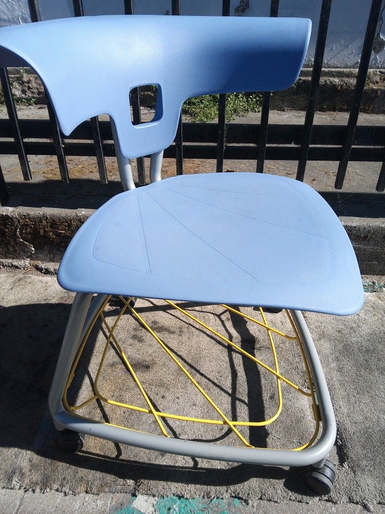 KI Ruckus  Chair with Casters & Bookbag Rack - 18" Seat Height
