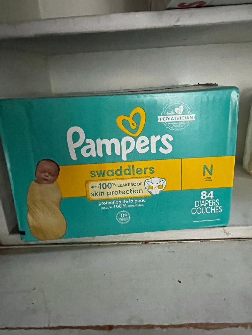 Newborn Pamper Swaddlers Diapers 