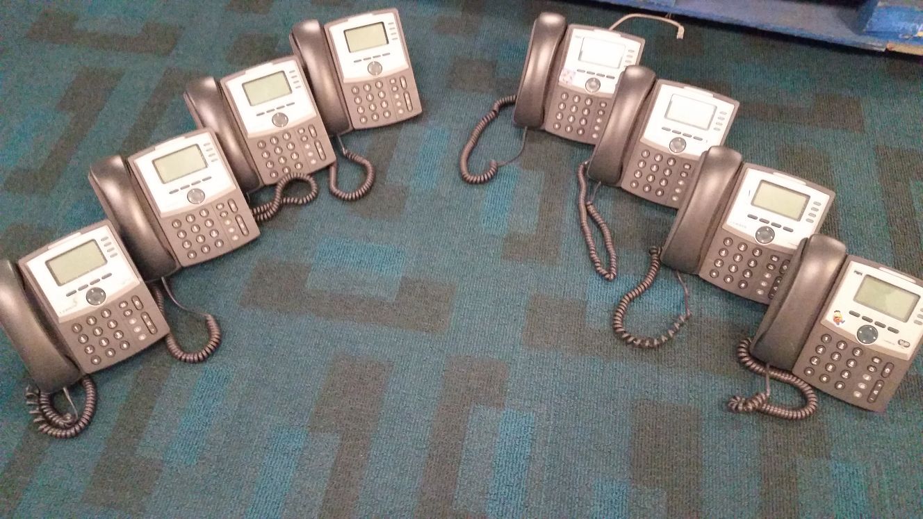Lot of 8 Cisco / Linksys SPA941/SPA942 IP Phones
