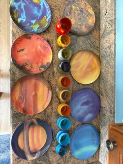 Planets glasses and melamine plates