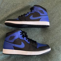 Jordan 1 Mid Hyper Royal