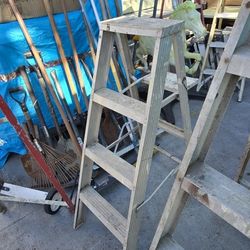 vendo 3 escaleras de aluminio de diferentes medidas 50 por las tres