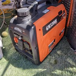 GENMAX 3300I GENERATOR 