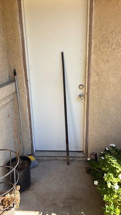 Metal crowbar