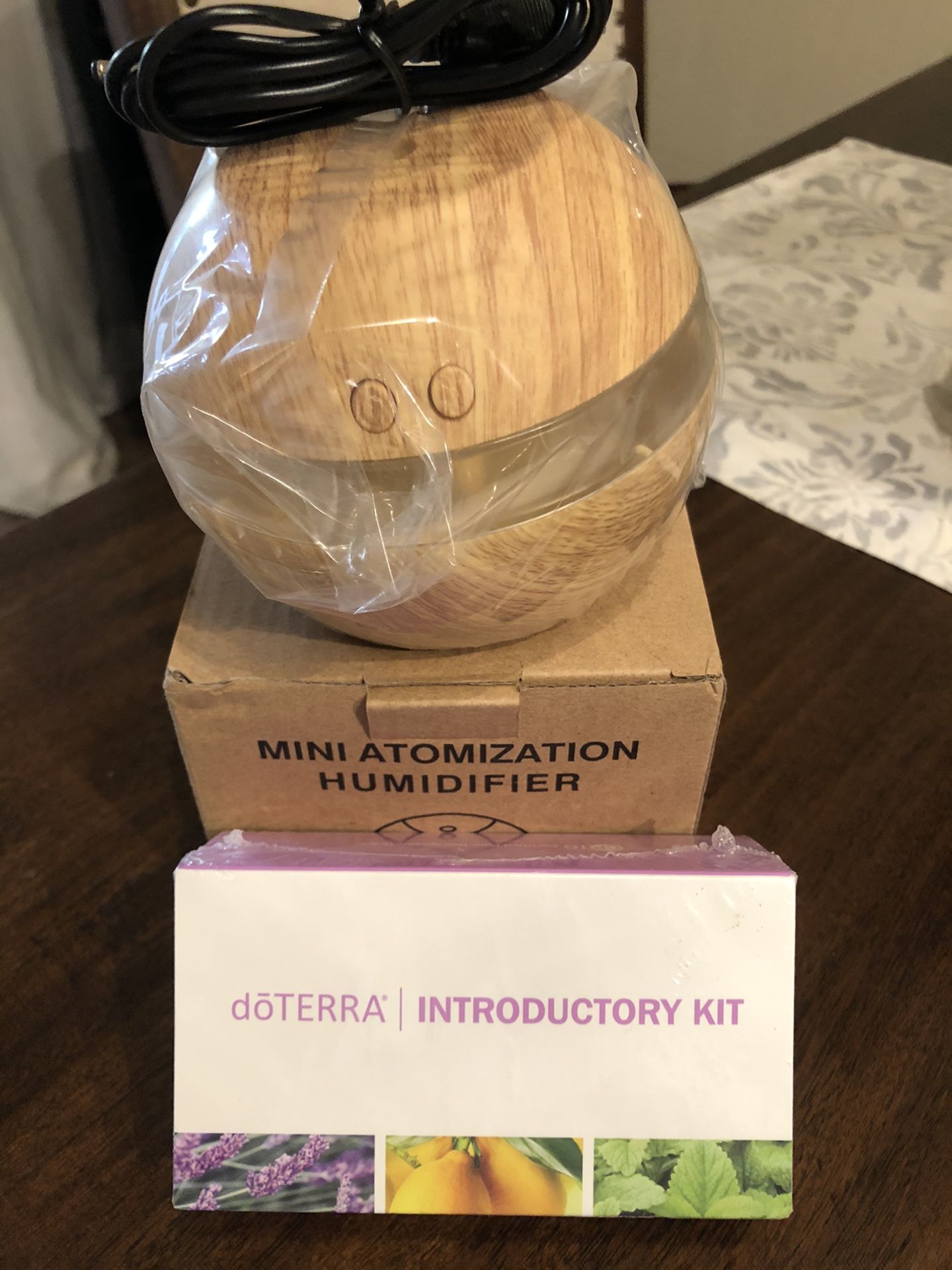 Mini Humidifier w/ Introductory Set Of Oils