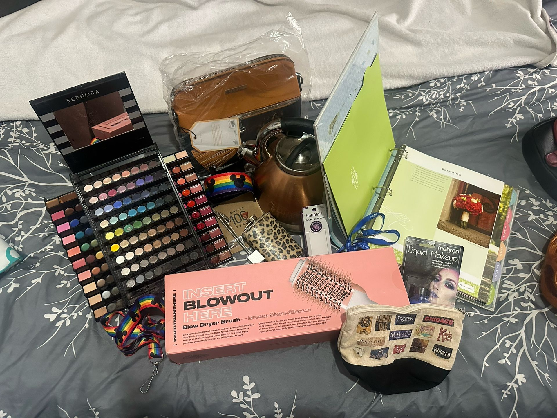 Make Up, Kettle, Random Bundle Clear out