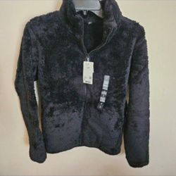 Uniqlo Black Fleece Jacket For Women 