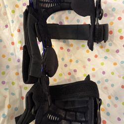 BREG orthopedic Left Knee Brace - Medium Size