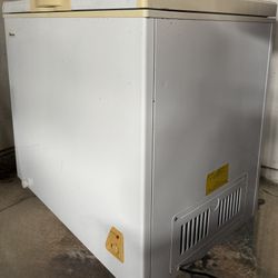 Magic Chef Freezer 8.7cf
