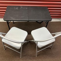 SMALL PLASTIC BLACK TABLE 2 CHAIRS A1
