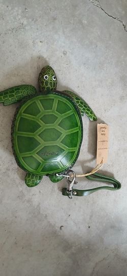 Tiny turtle coin purse
