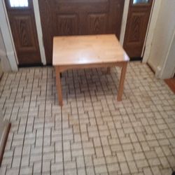 Wood Table 26 X 22 X 19 Inches 