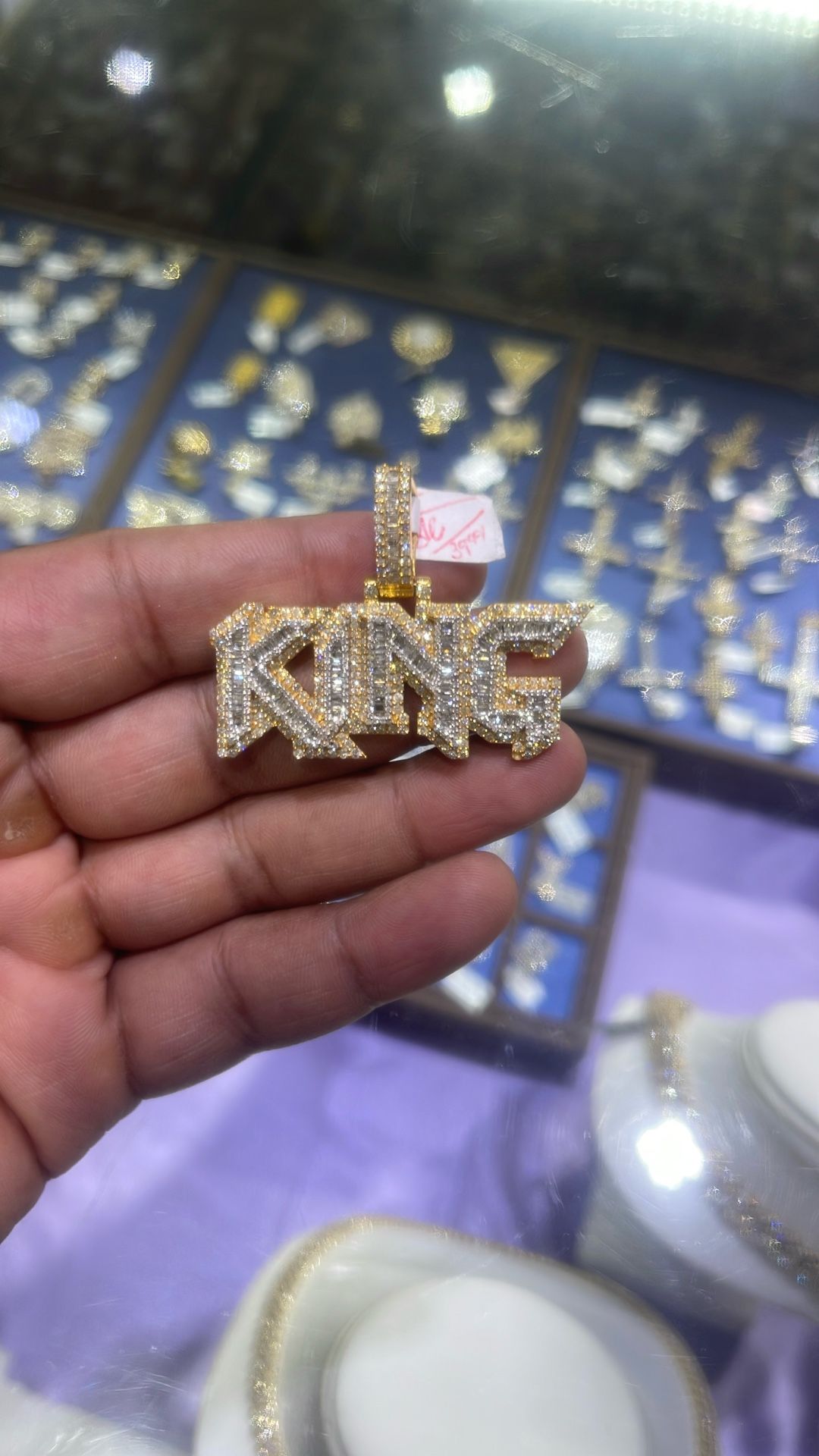 Diamond King Pendant Solid 10kg Gold