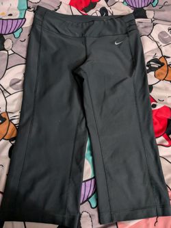 Nike DRI Fit Wide Leg Cropped Legging