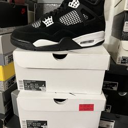 Air Jordan 4 Pandas