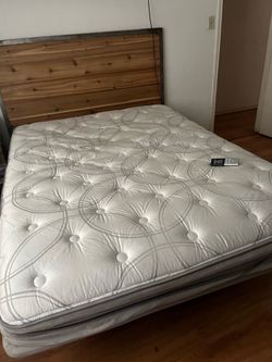 Sleep number, queen size bed with adjustable frame