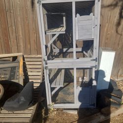 Outdoor Patio For Indoor Cats (catio)