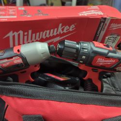 Milwaukee 2 Drill Set W Bag