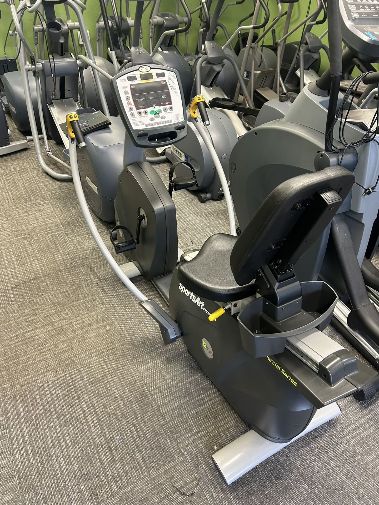 Sports Art  X20 Recumbent Bike W/arms