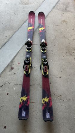 ** Skis *** Salomon “Siam N°10” 166 cm Skis w/ Salomon S810 Bindings