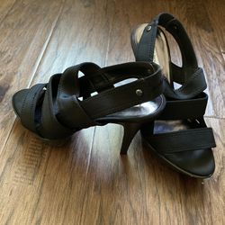 Vera Wang Woman’s Black Heels Size 7