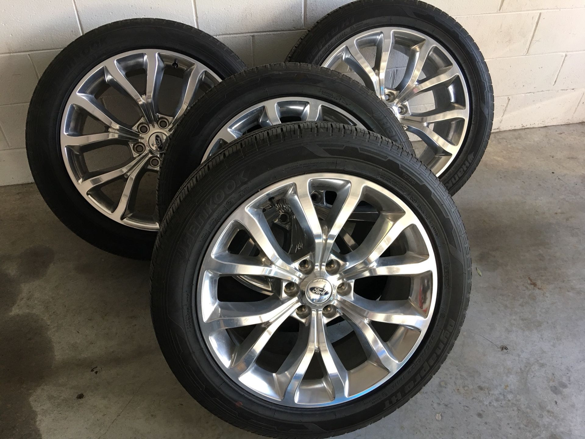 2018 Ford Expedition 22” Wheels