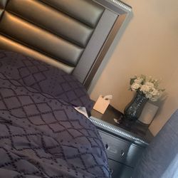 Silver Bedroom Set For 400