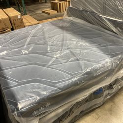 King Mattress Serta Iseries Hybrid ❄️