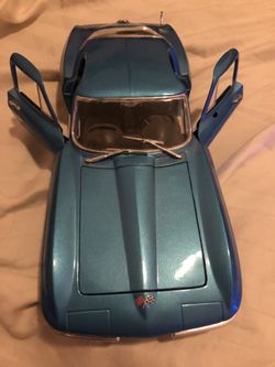 (Toy)1965 Chevrolet Corvette 1:18 Model 