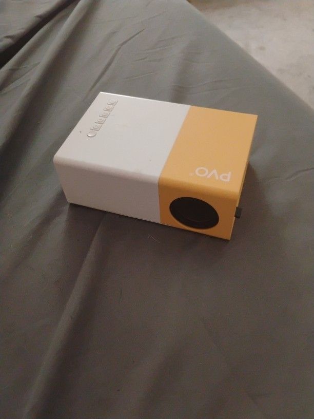 PVO Mini LED Projector Model # TFT-LCD