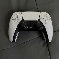 PlayStation 5 DualSense Wireless Controller, White, Model CFI-ZCT1W