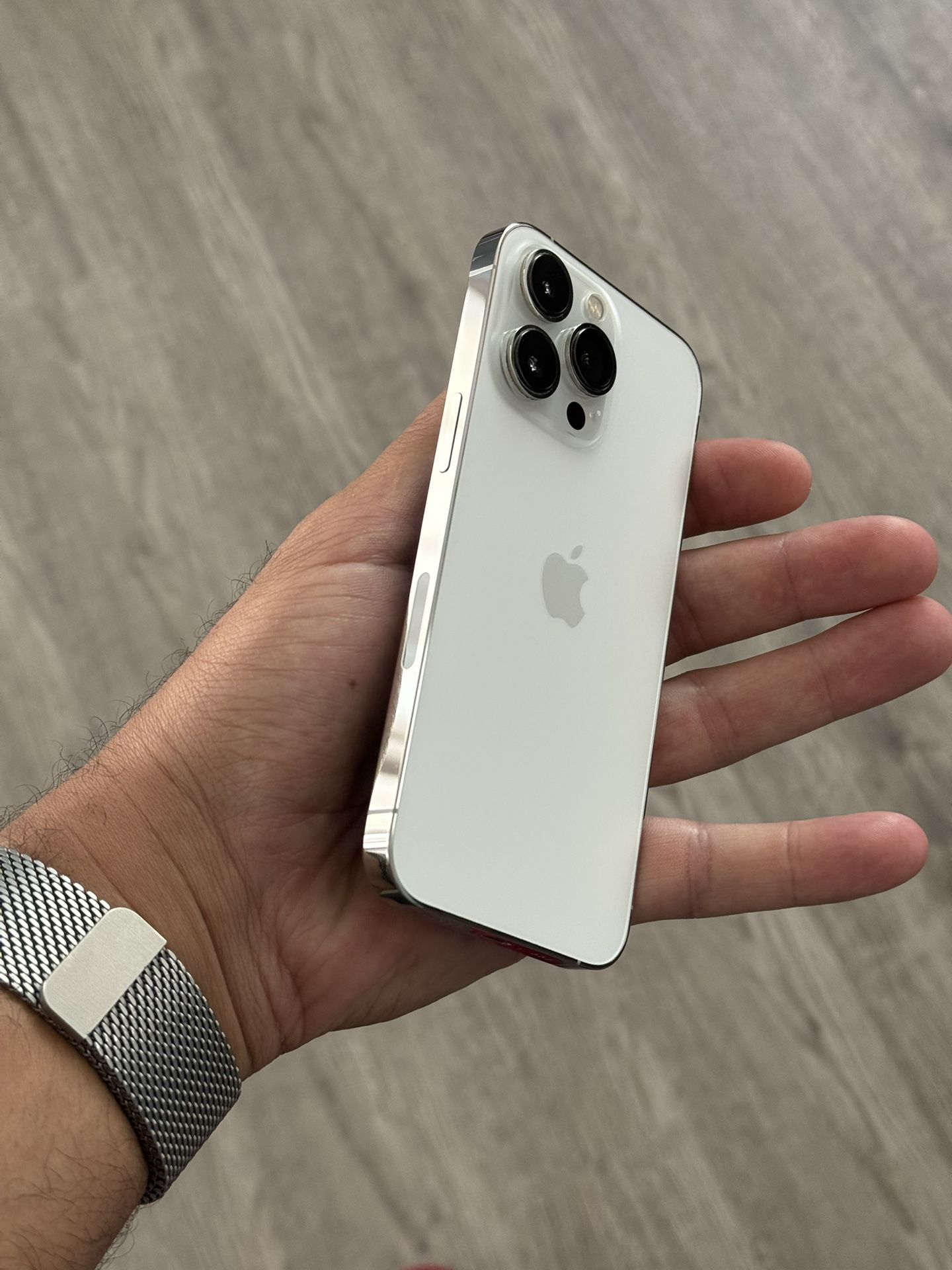 IPhone 13 Pro UNLOCKED -256GB - White -