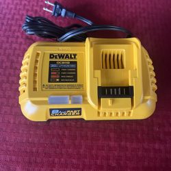 Genuine DEWALT DCB118 8 AMP 20V/60V MAX FLEXVOLT Li-ion Fast Charger
