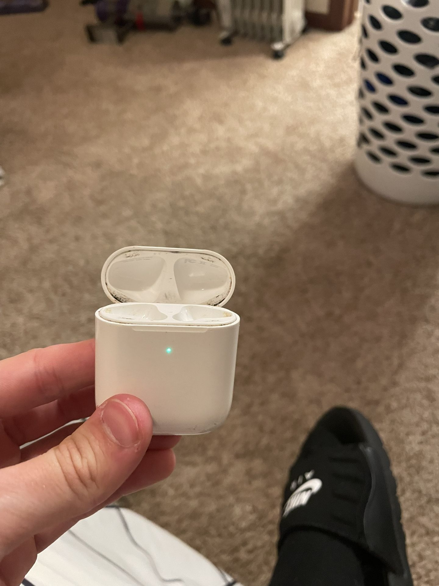 Airpods Gen 2 Wireless Charging Case